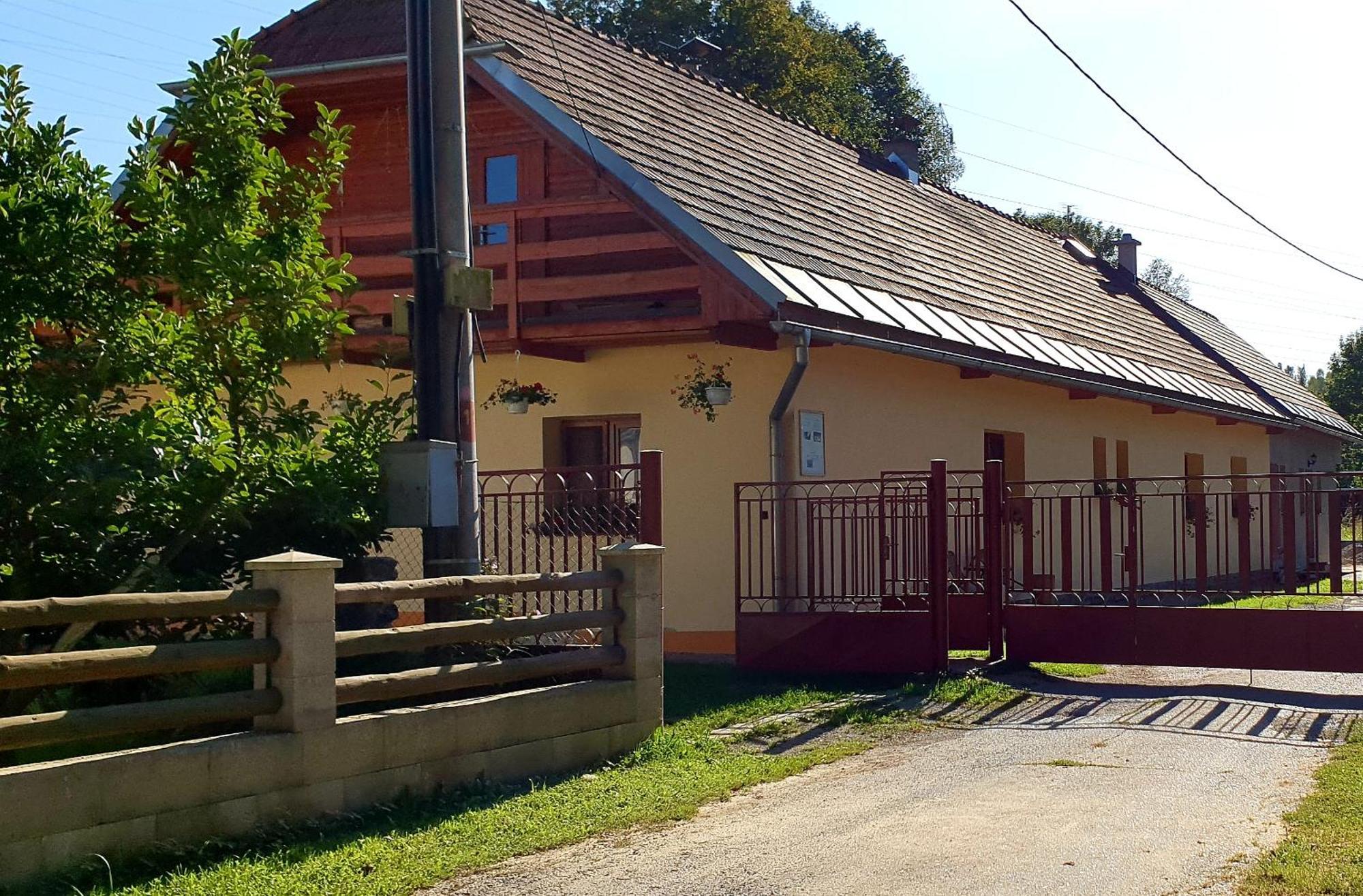 Eden Guest House Brezno Exterior foto